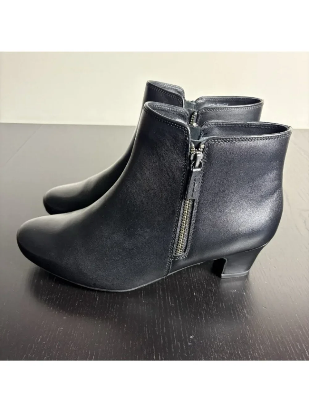 HOTTER Womens Size 8 UK/10 US Delight II Black Leather Ankle Booties Boots